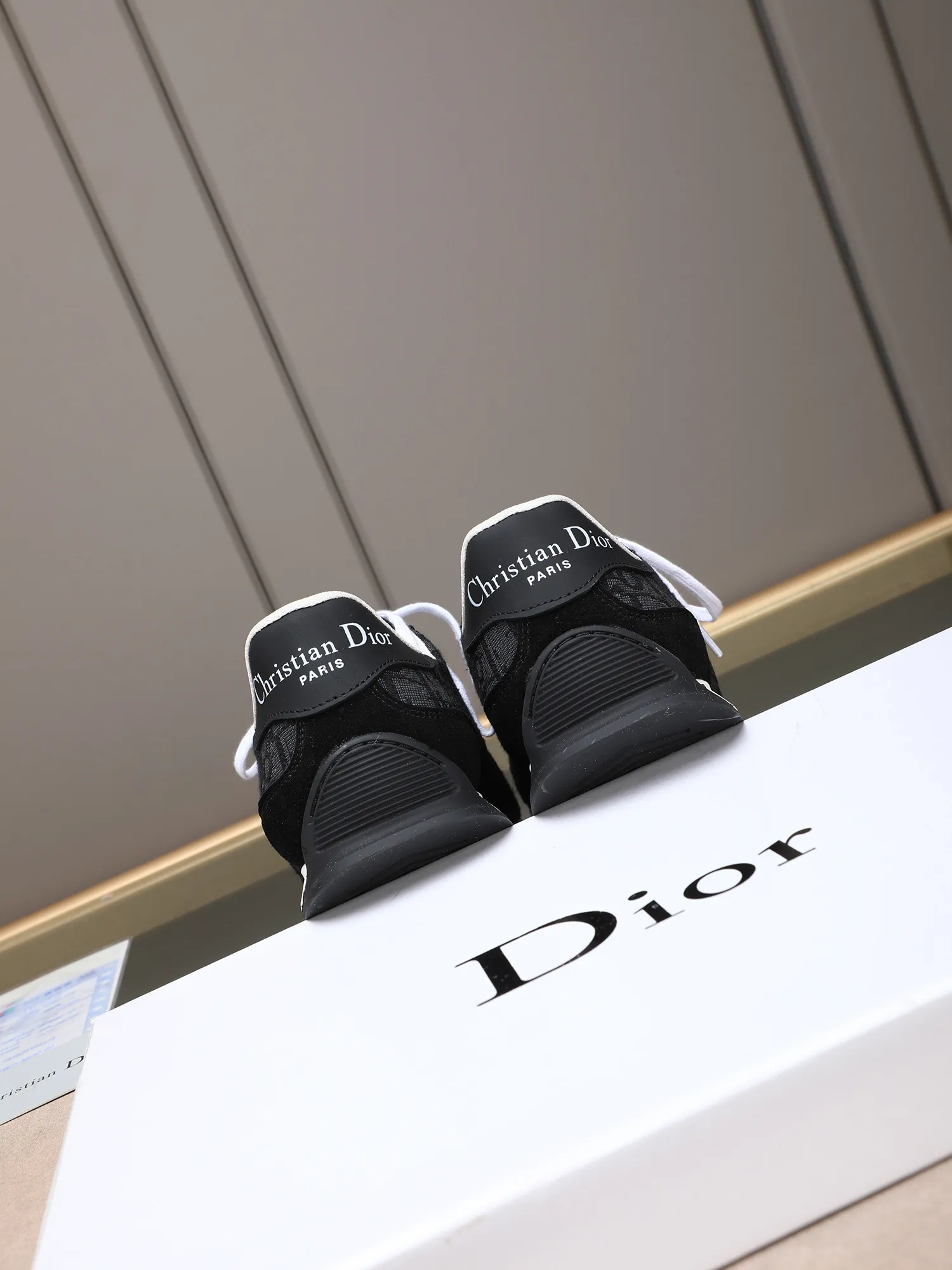Men's shoes💰440 Dior【Dior】😘😘High-end series of casual men's shoes, simple and elegant👍👍👍The upper is made of first-layer genuine leather spliced ​​with Dior's special material [sun][sun]; imported first-layer sheepskin lining; special outsole, wear-resistant, lightweight, the overall design is harmonious and unified without lacking personality 👣🌟✨You deserve it! Multiple colors to choose from! 😍Size 38～44. (45 custom-made) The picture above is a big seller🔥🔥🔥